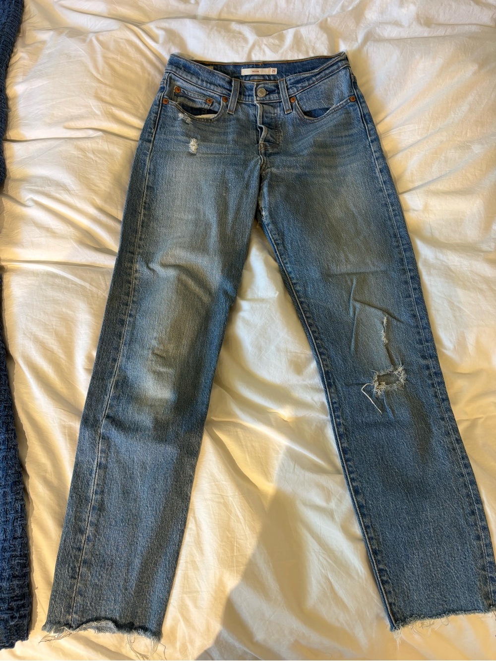 Levi’s Wedgie Classic High-Rise Distressed Women's Jeans
